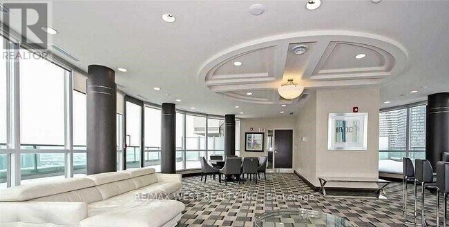 Building Photo - 208 Enfield Pl