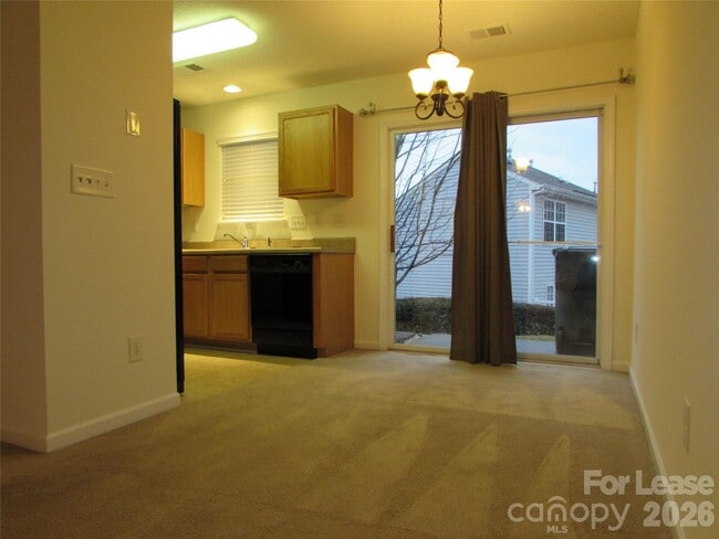 Building Photo - 167 Portstown Way