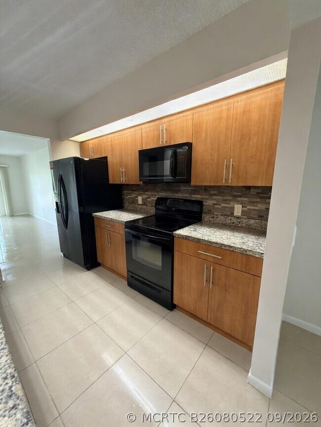 Building Photo - 12551 SW 16th Ct