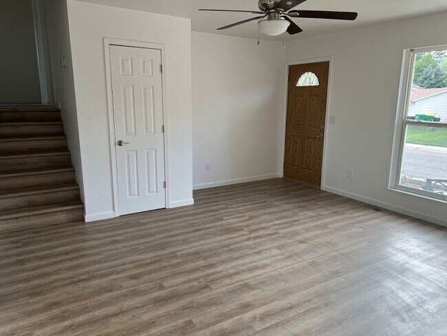 Foto del edificio - 4 bed/2 bath Morrison house
