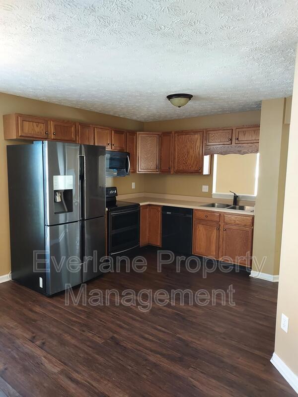 Building Photo - 10693 Summerwood Ln