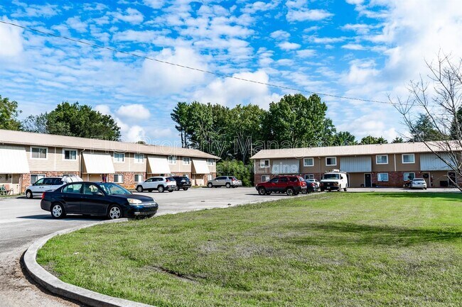 Building Photo - 153 Louella Dr