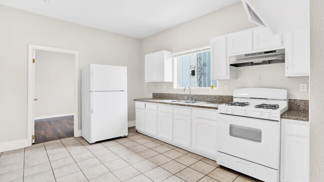 Building Photo - 3110 Walton Ave