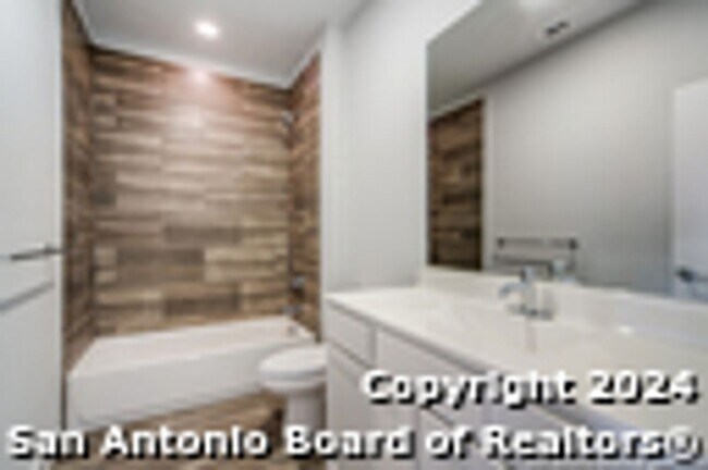 Foto del edificio - 330 Clay St