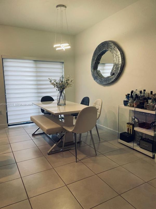 Foto del edificio - 784 NE 206th Terrace