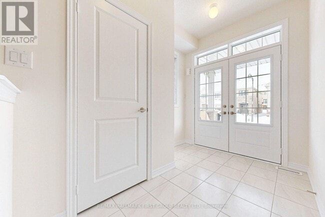 Building Photo - 2011 Horace Duncan Cres