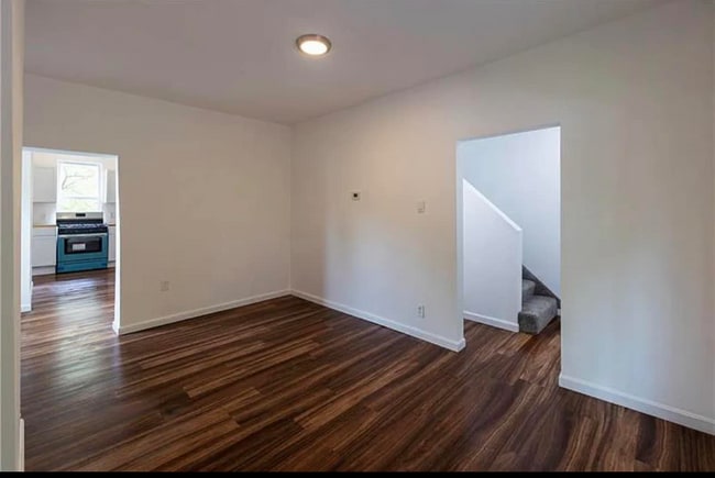 Photo - 417 E Burgess St House