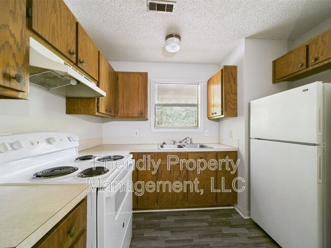 Foto del edificio - 119 Bay Meadow Ct