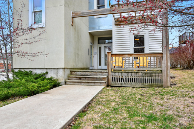 Foto del edificio - 2905 N Newhall St