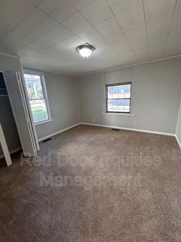 Foto del edificio - 1400 Cedar Hill Rd
