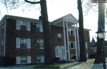 Foto principal - 5025 Forest Park Pl