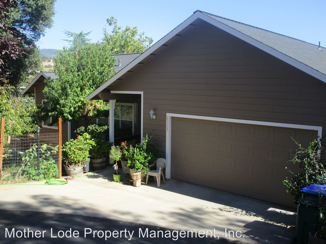 Primary Photo - 3 br, 2.5 bath House - 17313 Valley Oak Drive