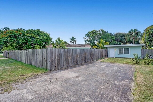 Foto del edificio - 2804 SW 16th St