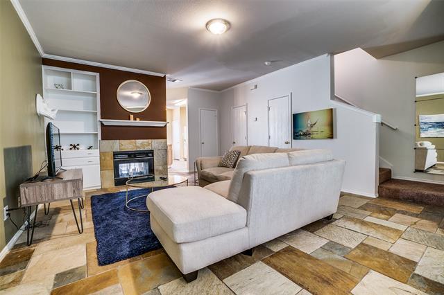 Foto del edificio - 3926 Pickett Pl Dr