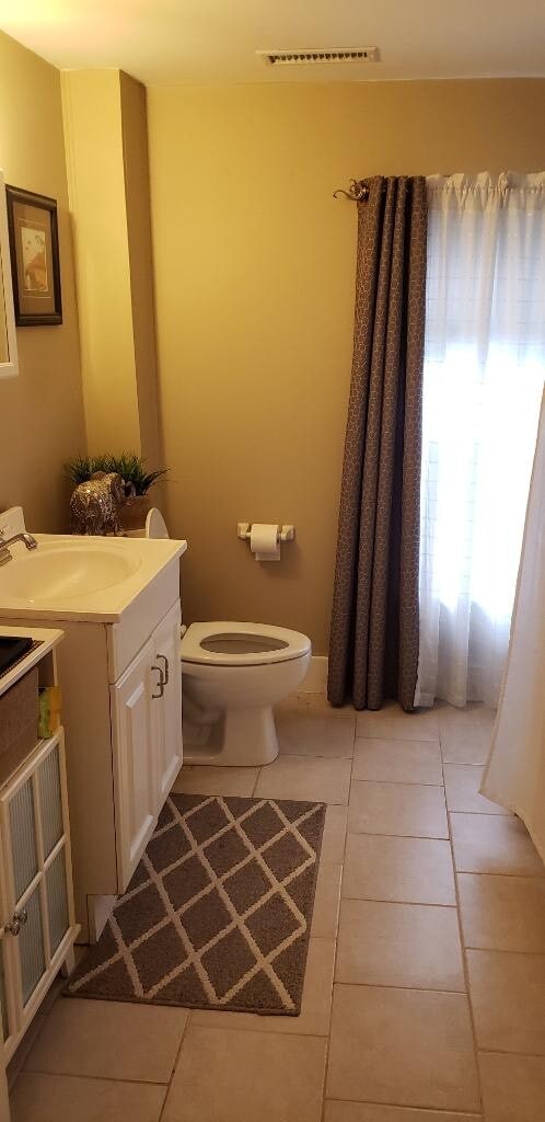 Bathroom - 56 Mount Vernon St