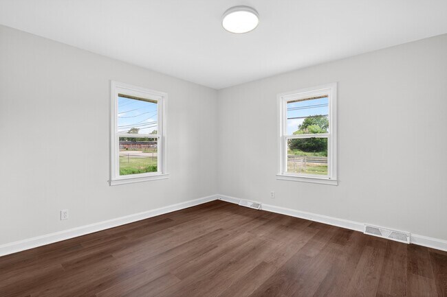 Foto del edificio - 3325 Kramers Ln
