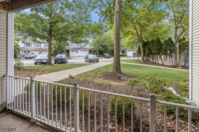 Foto del edificio - 34 Maple Ln