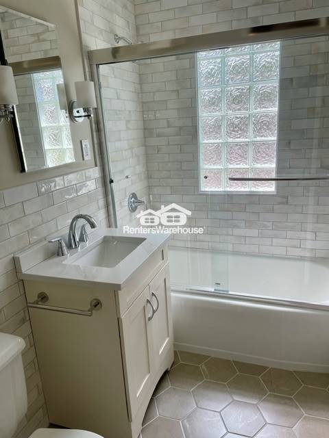 Foto del edificio - 2108 Grand Ave S