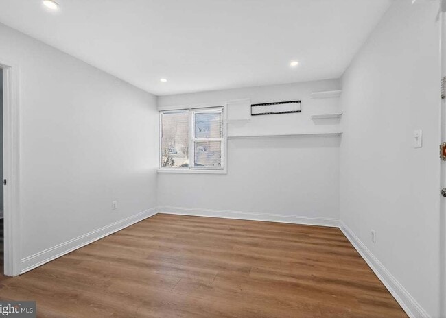 Foto del edificio - 3065 Patrick Henry Dr