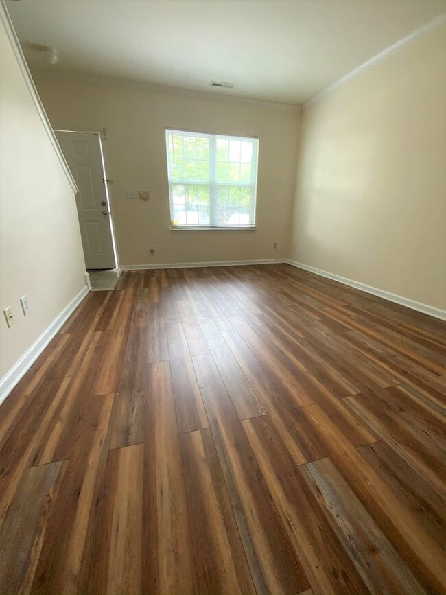 Photo - Updated 2 bedroom in fantastic location near Duke Med Center, on busline & convenient to many loc... Townhome