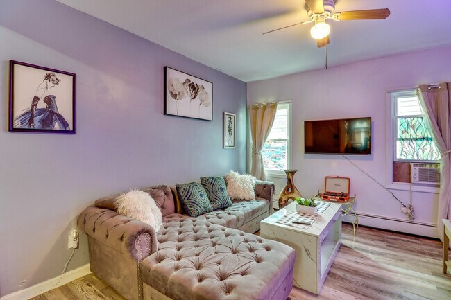 Building Photo - 787 S 13th St