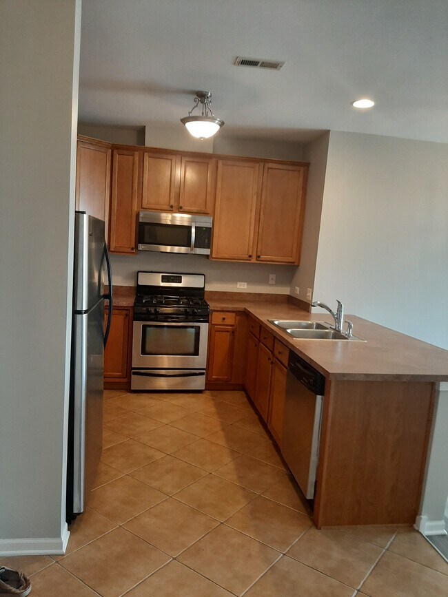 Foto del edificio - 6436 Roosevelt Rd