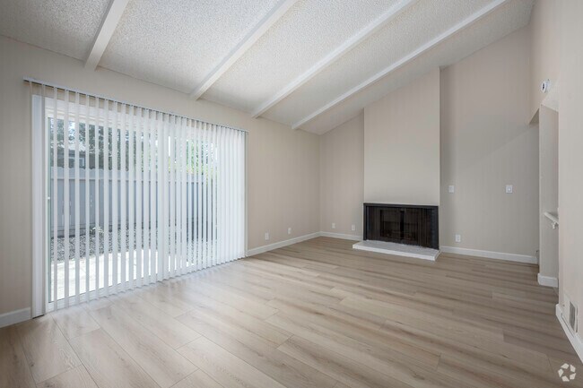 2HAB, 1,5BA - 1190 ft² - Sala de estar - Creekside Oaks