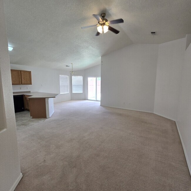 Foto del edificio - 2527 Ghost Ranch St SW