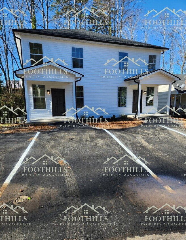Primary Photo - Quaint 2-bedroom, 2-bathroom home, short d...