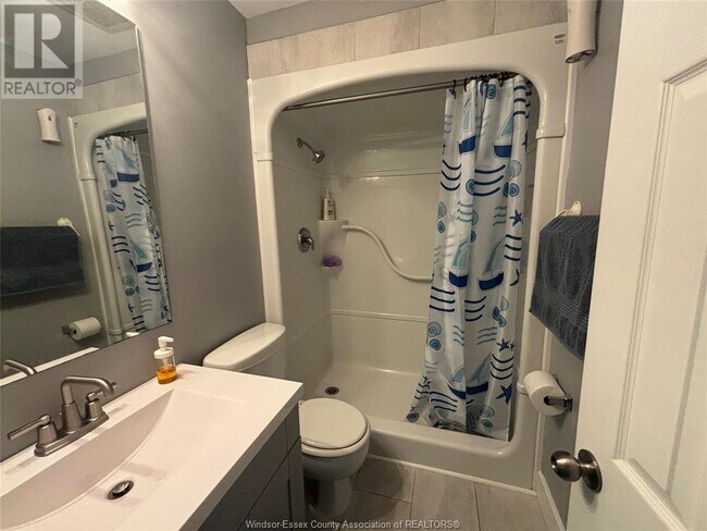 Photo du bâtiment - 3880 Woodward Blvd
