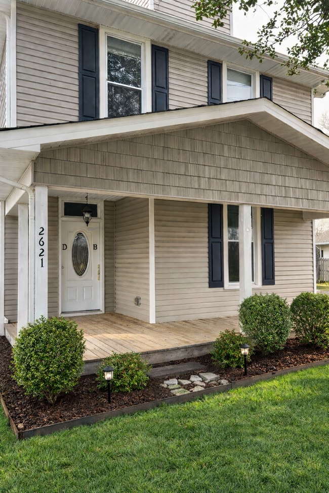 Building Photo - 2621 Barton St