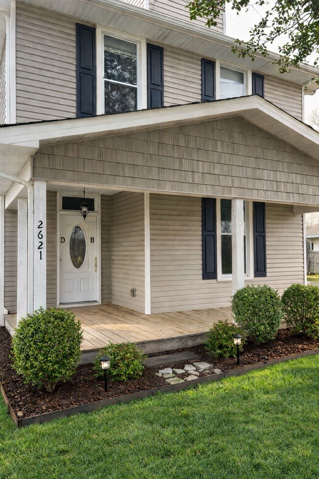 Photo - 2621 Barton St House