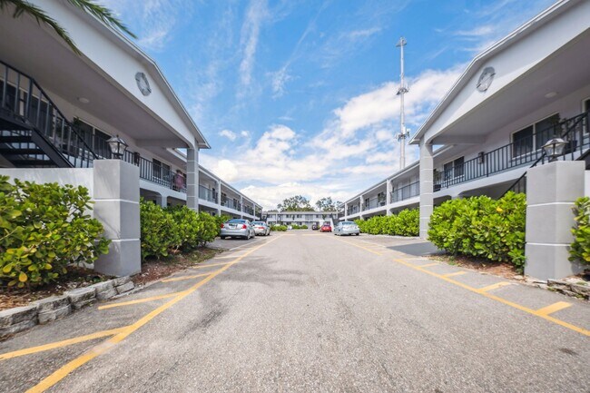Foto del edificio - Andover Club Apartments