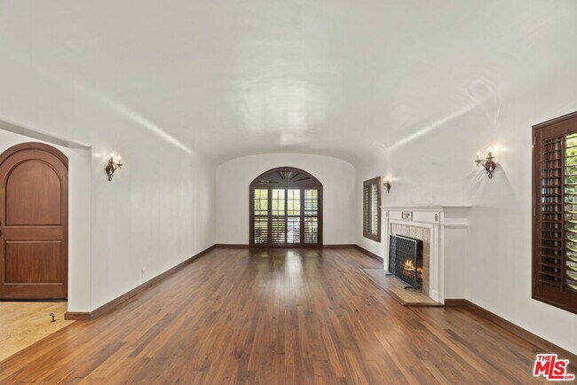 Foto del edificio - 664 S Highland Ave
