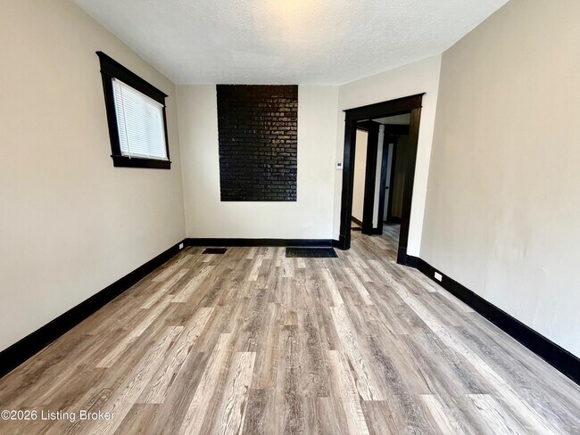 Building Photo - 1545 Catalpa St