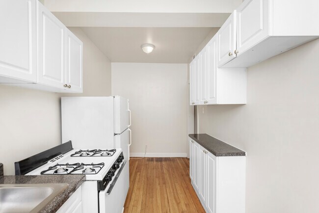 Building Photo - 622 W Aldine Ave