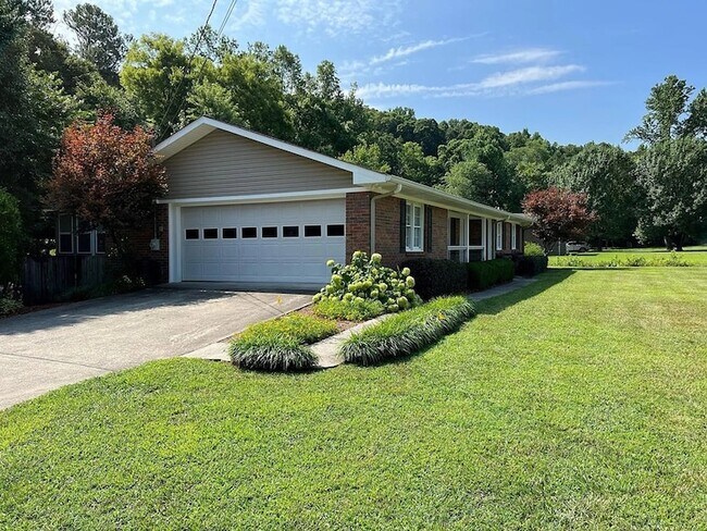 Foto del edificio - 2311 North Dug Gap Rd SW