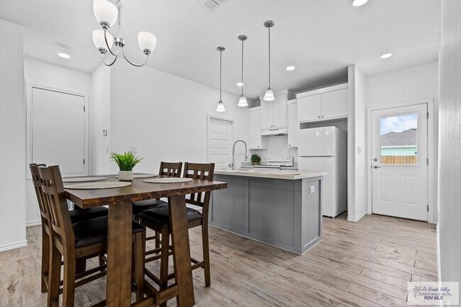 Foto del edificio - 422 Arroyo Ln