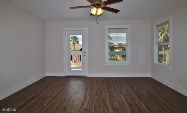 Building Photo - 3 br, 2.5 bath House - 868 4th Ave S