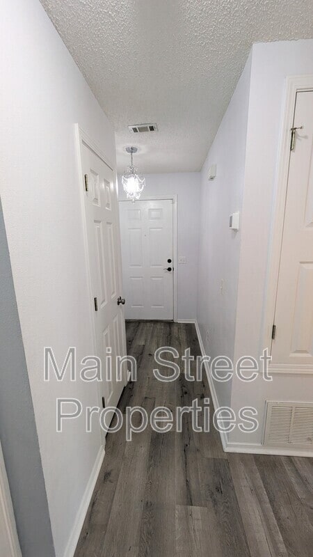 Building Photo - 2466 Redoubt Ave