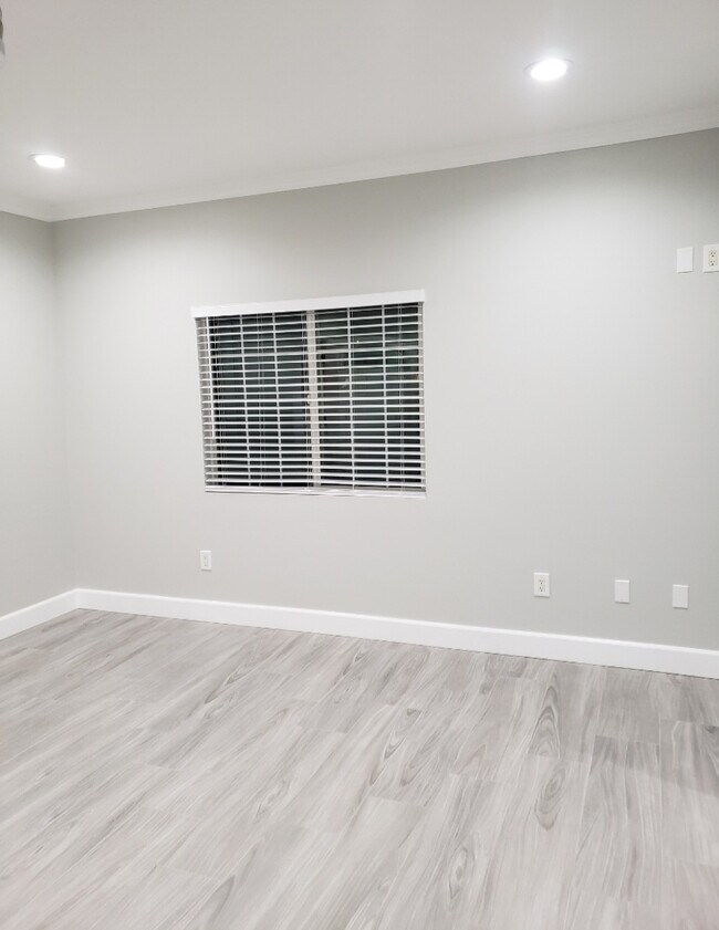 14x17 room - 15117 S Normandie Ave