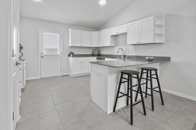 Building Photo - 3123 W 82nd Pl