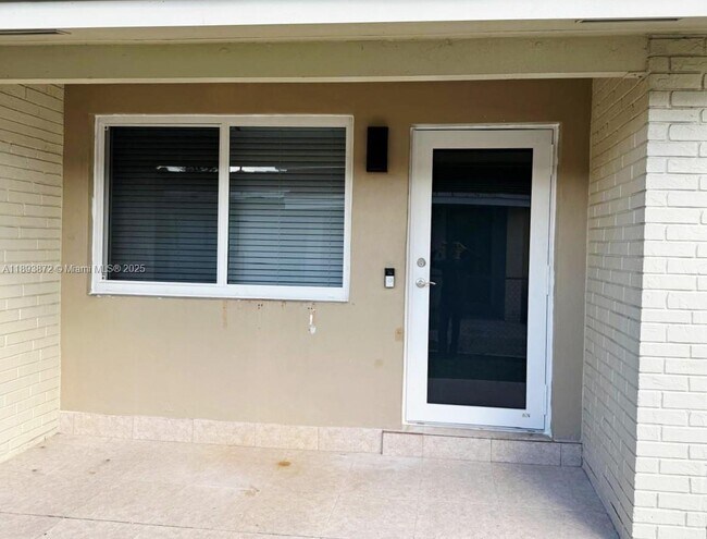 Foto del edificio - 9305 SW 37th St