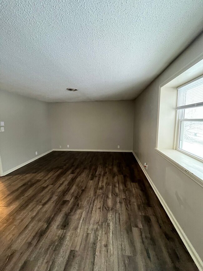 Foto del edificio - 1801-1803 N. Forest Ave.