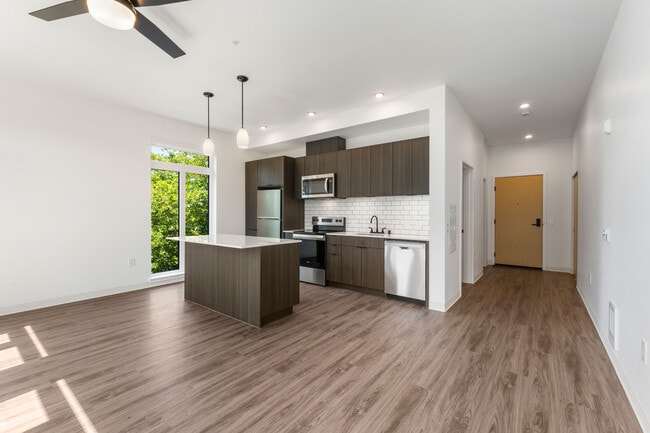 629 C5 One Bedroom Island Kitchen - 629 Apartments