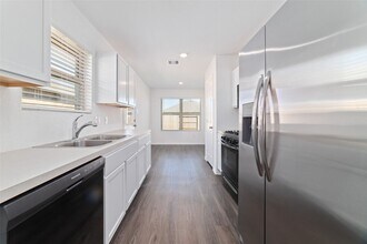 Building Photo - 27022 Vis Fld Dr