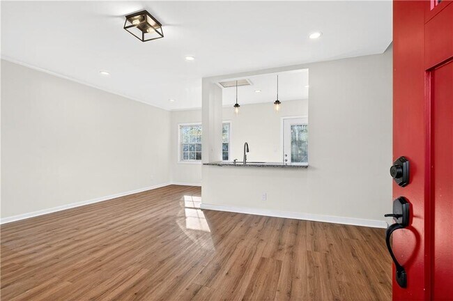 Foto del edificio - 2918 Highland Dr SE