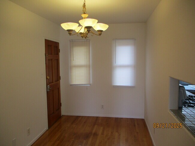 Foto del edificio - 4400 Overland Ave