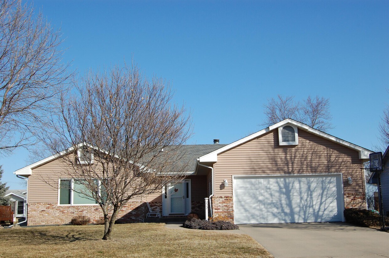 722 SE Peterson Dr, Ankeny, IA 50021 House Rental in Ankeny, IA