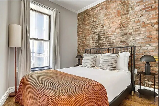 Building Photo - 722 Tenth Avenue